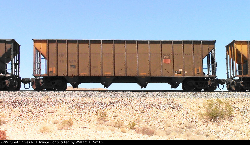 EB Unit Empty Hooper Frt at Erie NV W-Pshr -88